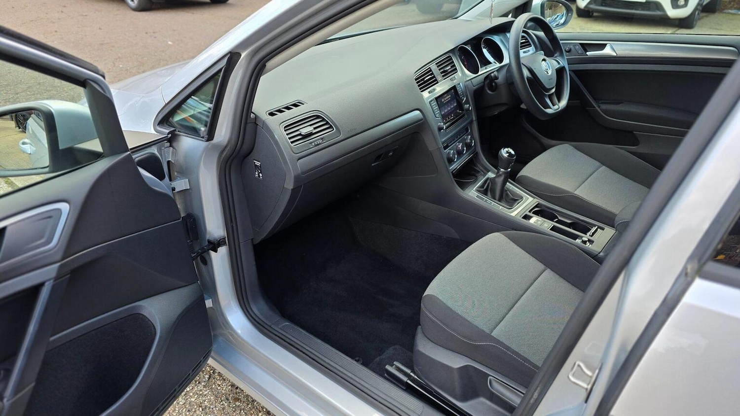 Used Volkswagen Golf 2014 for sale - 77054773: Photo 35