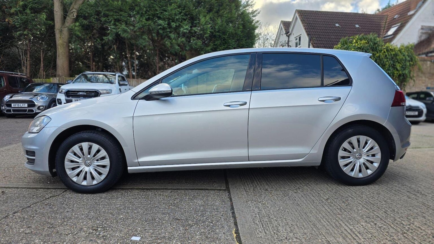 Used Volkswagen Golf 2014 for sale - 77054773: Photo 9
