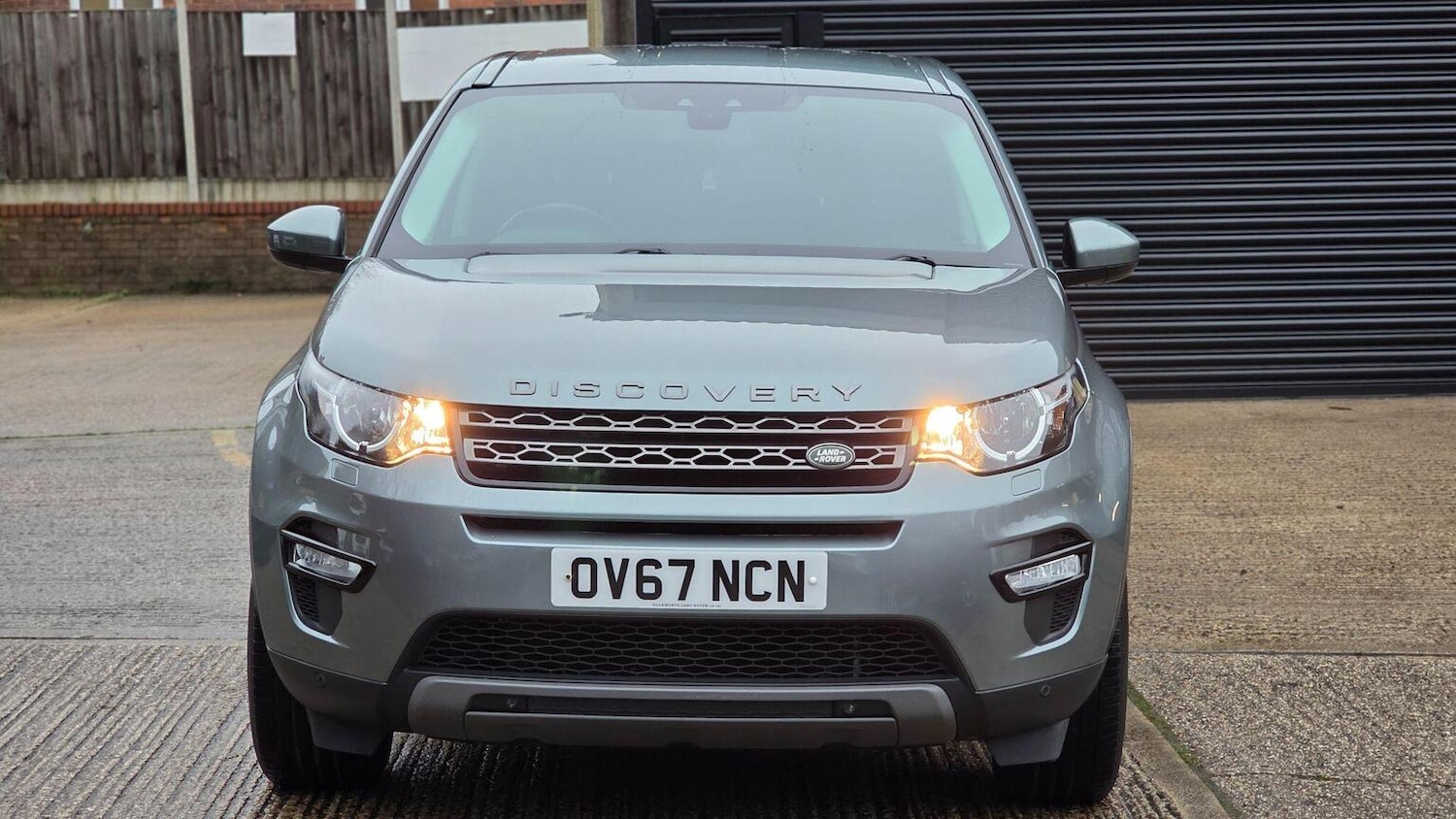 Used Land Rover Discovery Sport 2017 for sale - 77303717: Photo 3