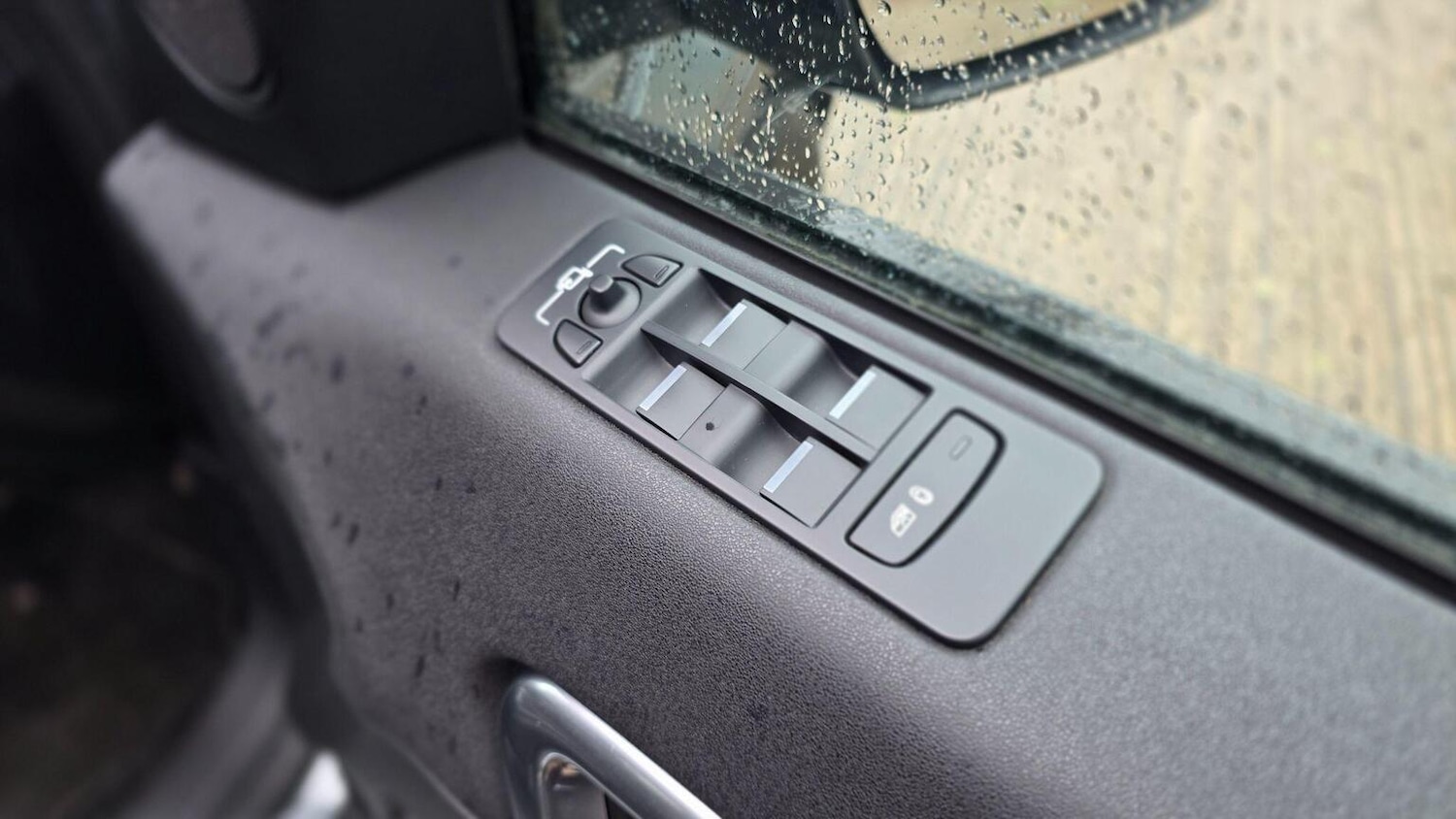 Used Land Rover Discovery Sport 2017 for sale - 77303717: Photo 49