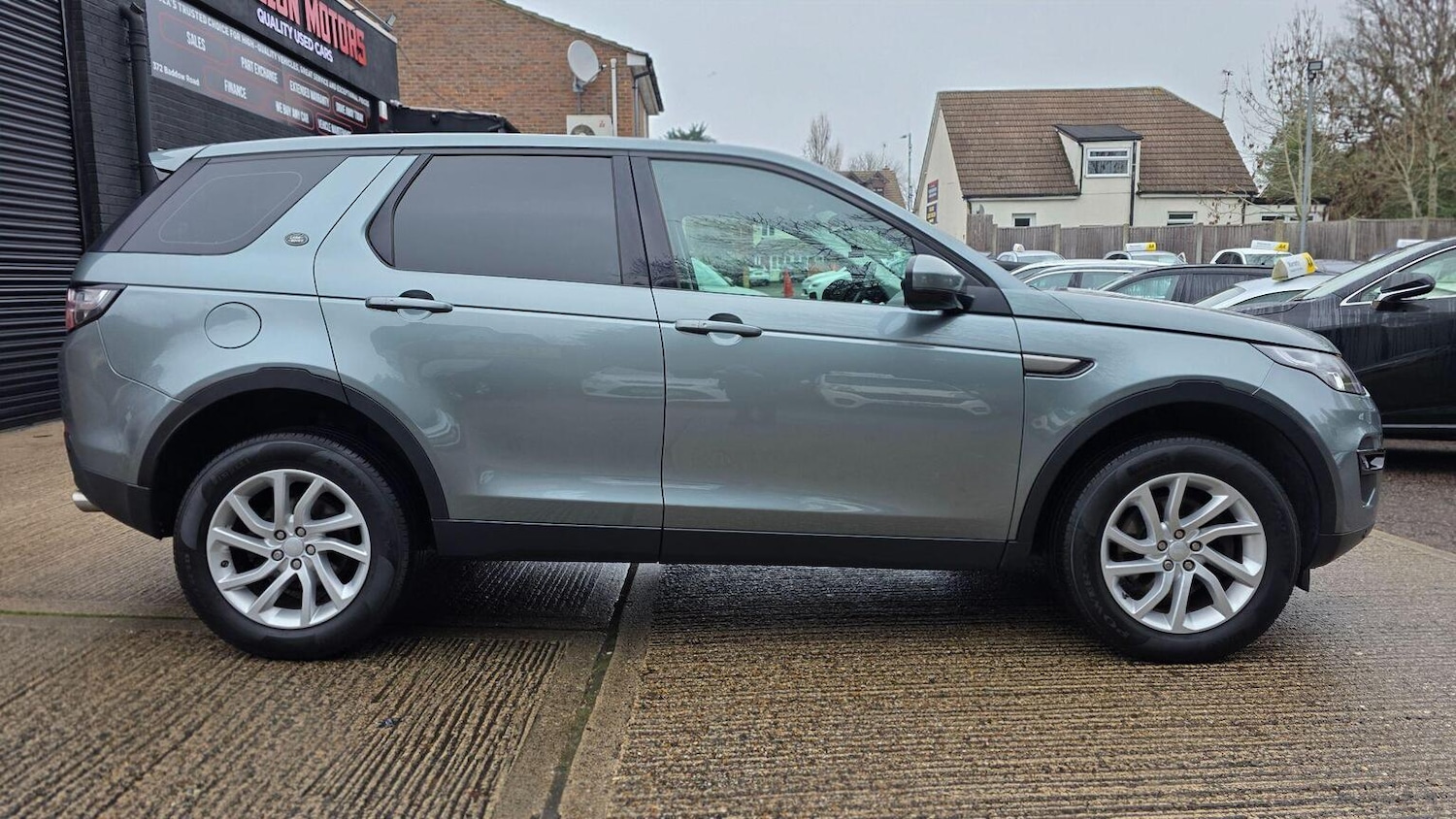 Used Land Rover Discovery Sport 2017 for sale - 77303717: Photo 5