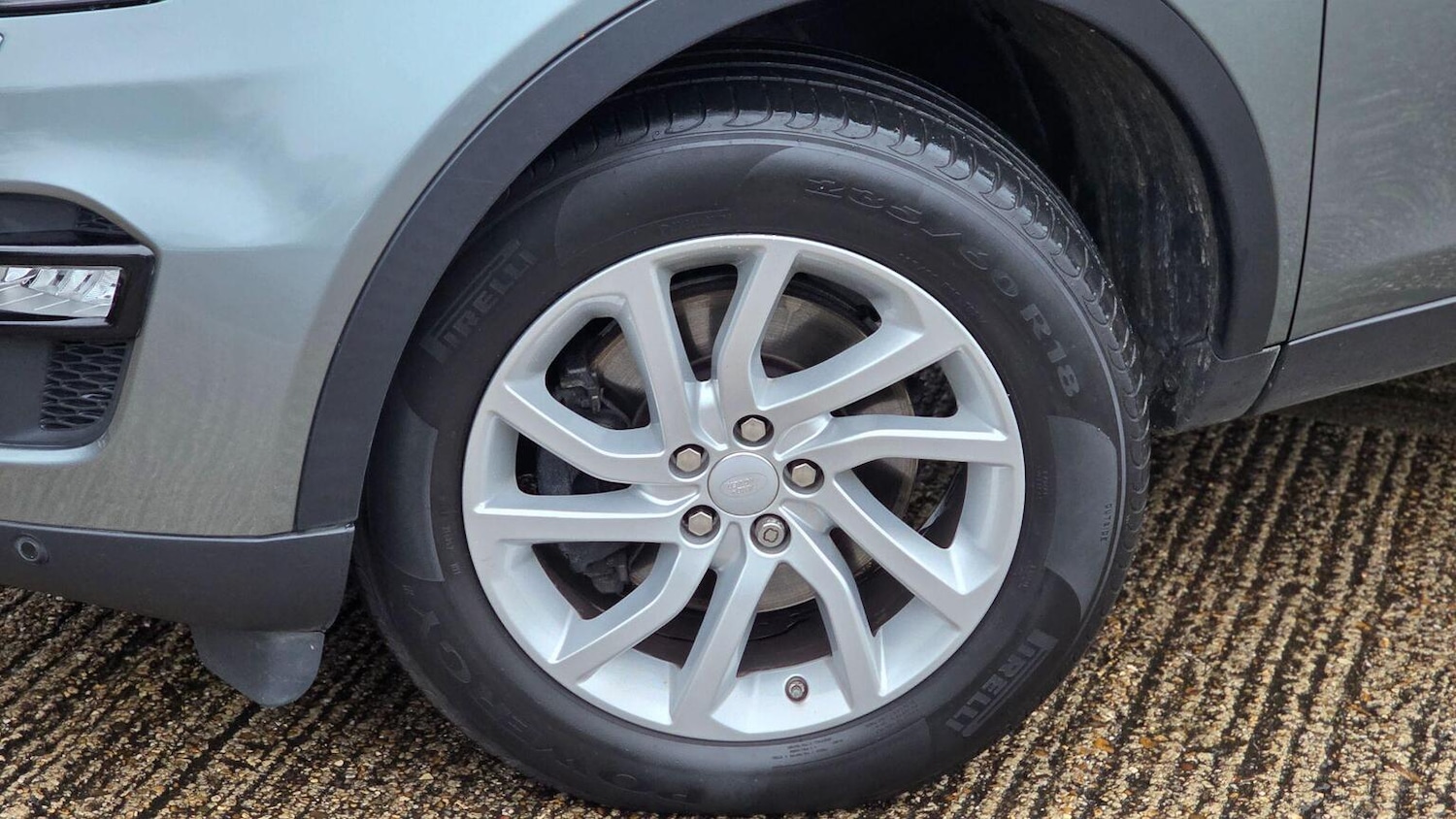 Used Land Rover Discovery Sport 2017 for sale - 77303717: Photo 65