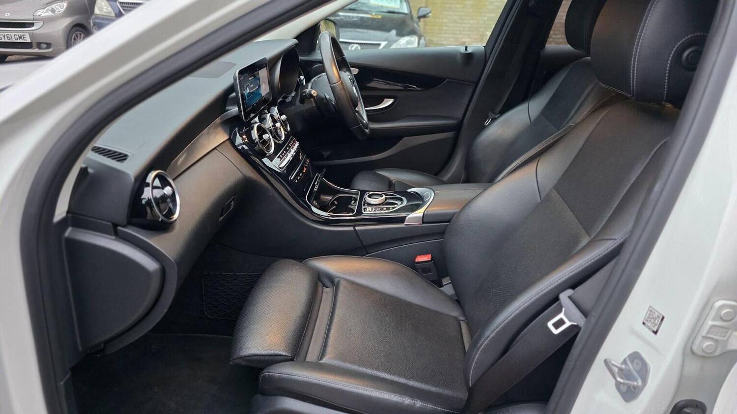 Used Mercedes-Benz C Class 2018 for sale - 77915682: Photo 11