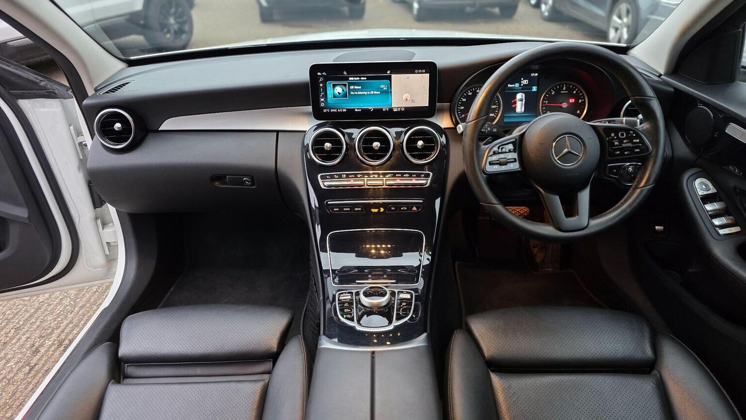 Used Mercedes-Benz C Class 2018 for sale - 77915682: Photo 14