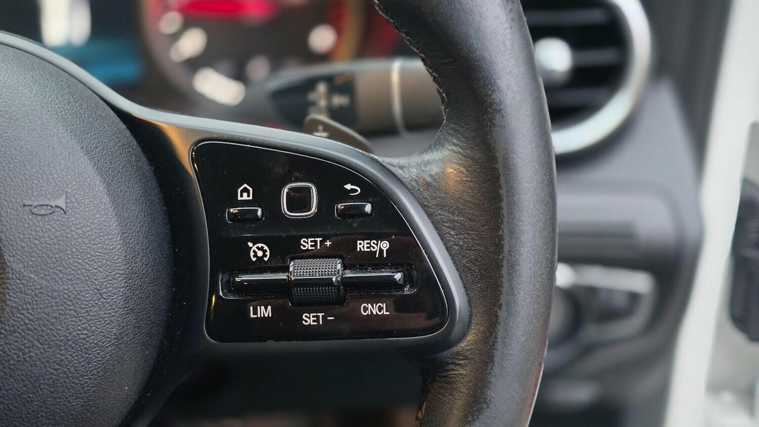 Used Mercedes-Benz C Class 2018 for sale - 77915682: Photo 17