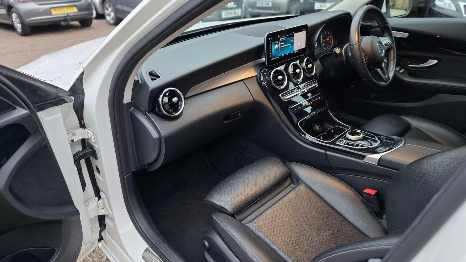 Used Mercedes-Benz C Class 2018 for sale - 77915682: Photo 48