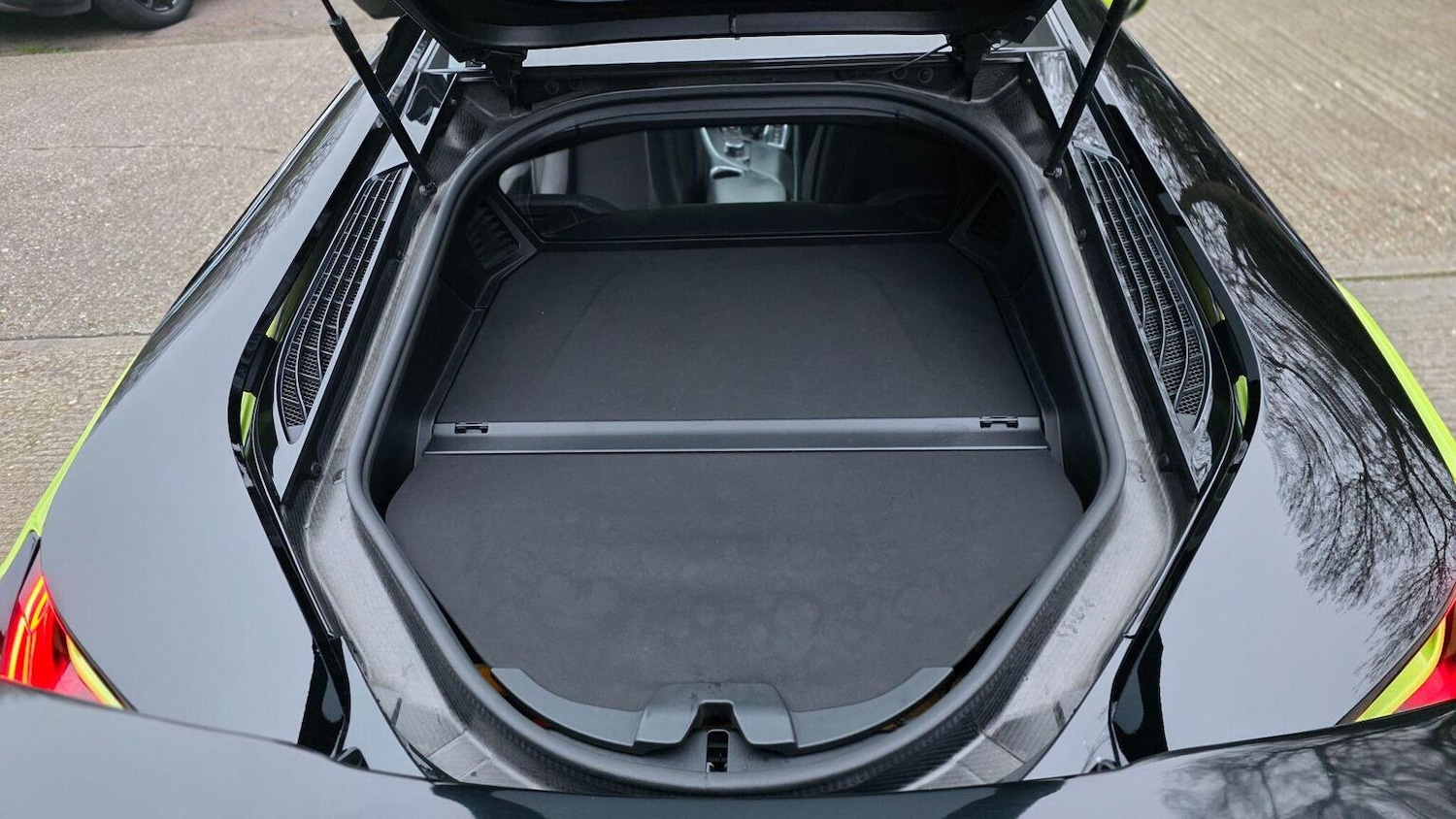 Used BMW i8 2018 for sale - 77977036: Photo 11