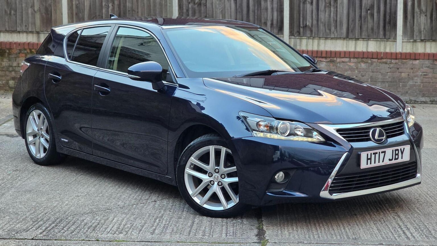 Used Lexus CT 2017 for sale - 78139402: Photo 2