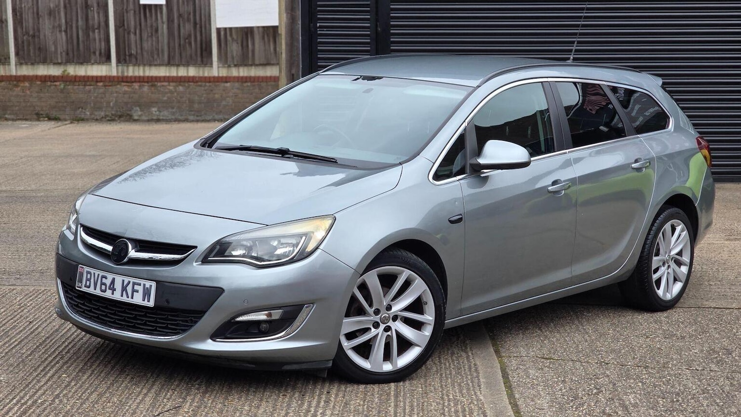 Used Vauxhall Astra 2015 for sale - 78045591: Photo 2