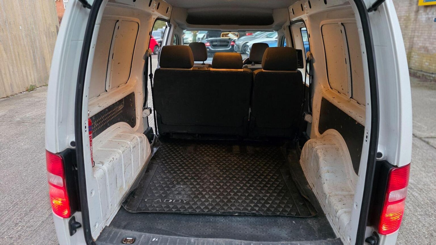 Used Volkswagen Caddy Maxi 2013 for sale - 78139389: Photo 12