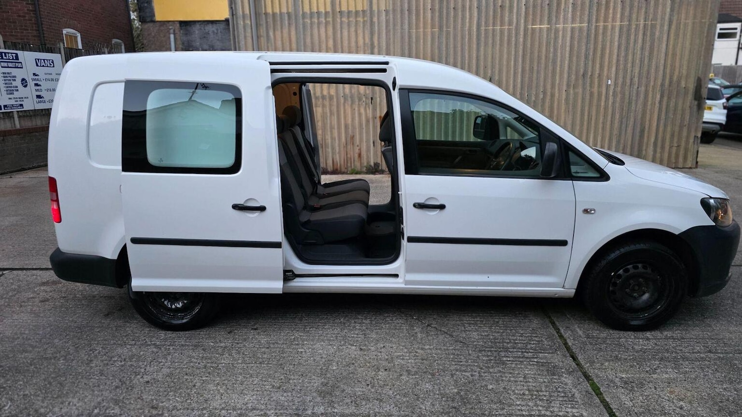 Used Volkswagen Caddy Maxi 2013 for sale - 78139389: Photo 16