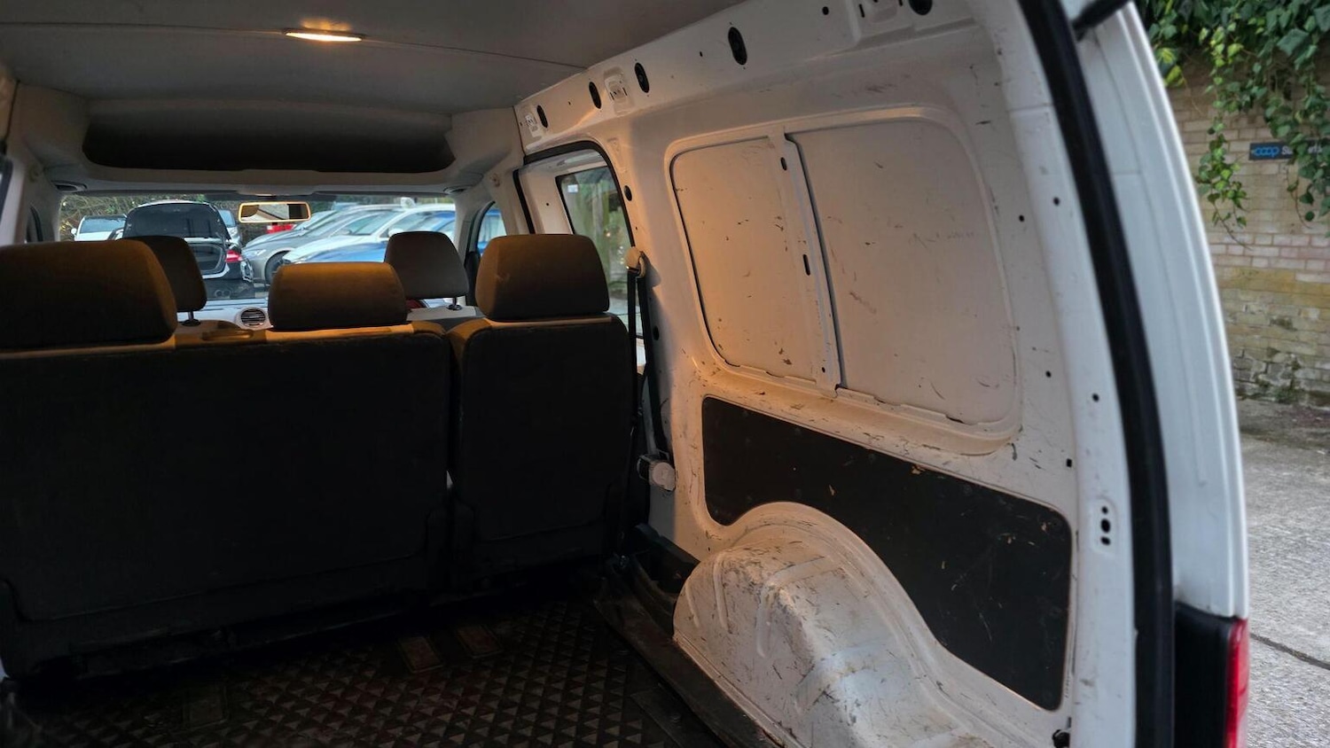 Used Volkswagen Caddy Maxi 2013 for sale - 78139389: Photo 26