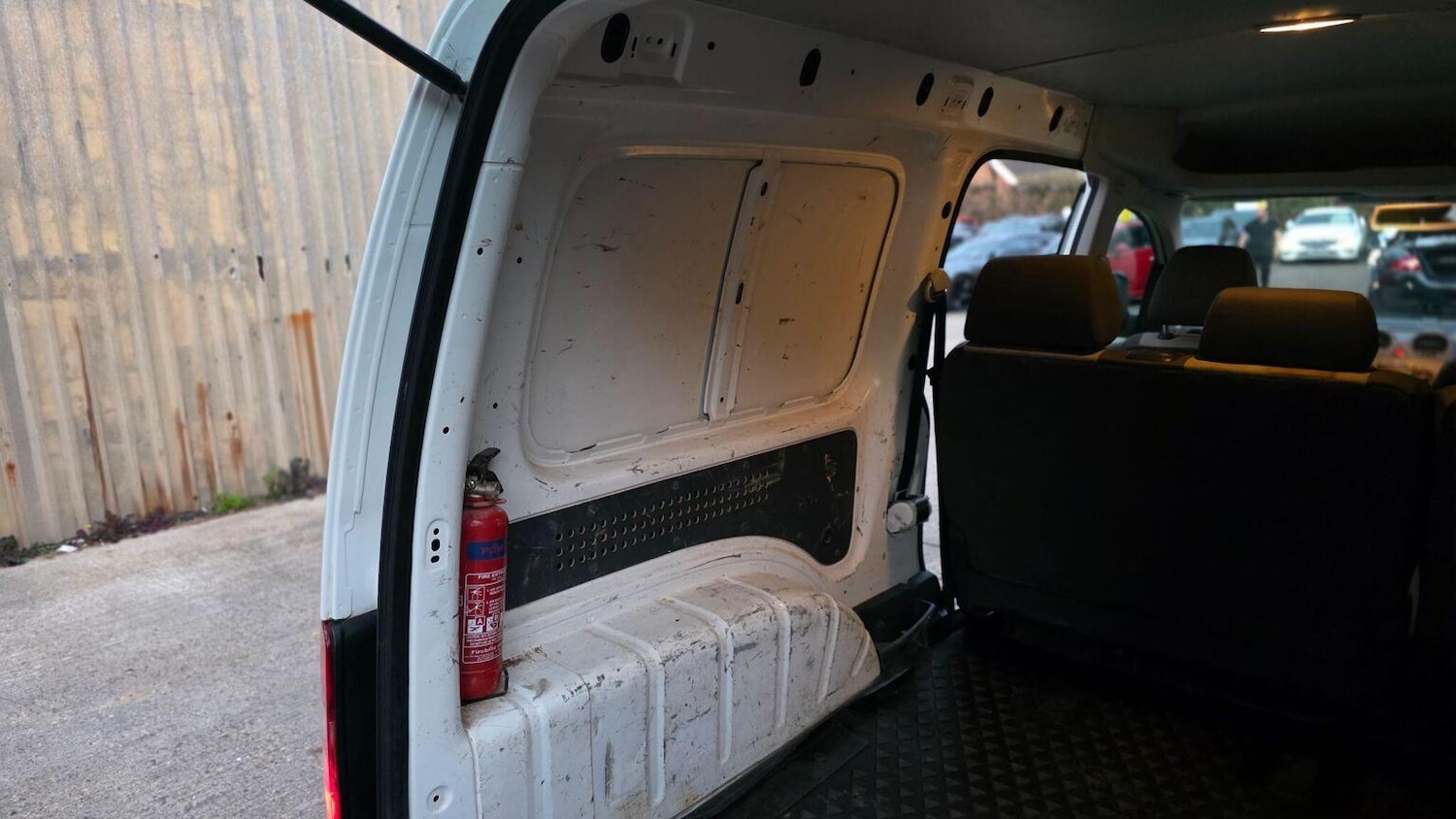 Used Volkswagen Caddy Maxi 2013 for sale - 78139389: Photo 27