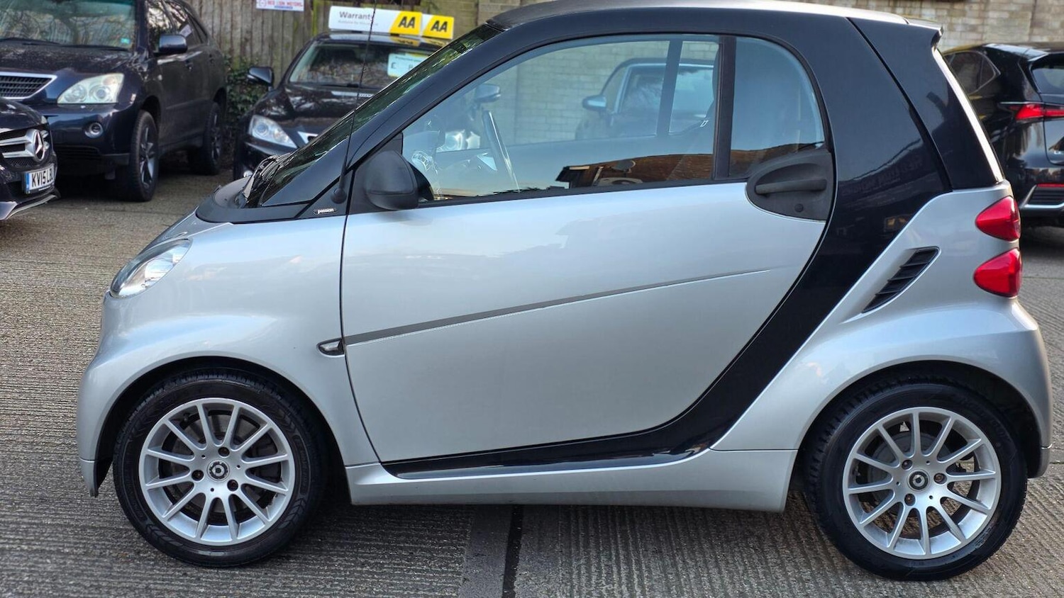 Used smart fortwo 2011 for sale - 77915659: Photo 9