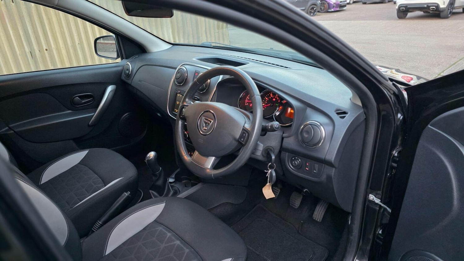 Used Dacia Sandero Stepway 2014 for sale - 77636926: Photo 11