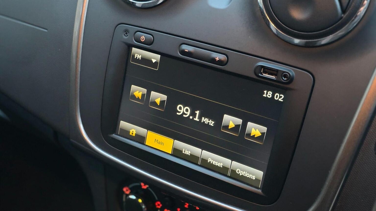 Used Dacia Sandero Stepway 2014 for sale - 77636926: Photo 15