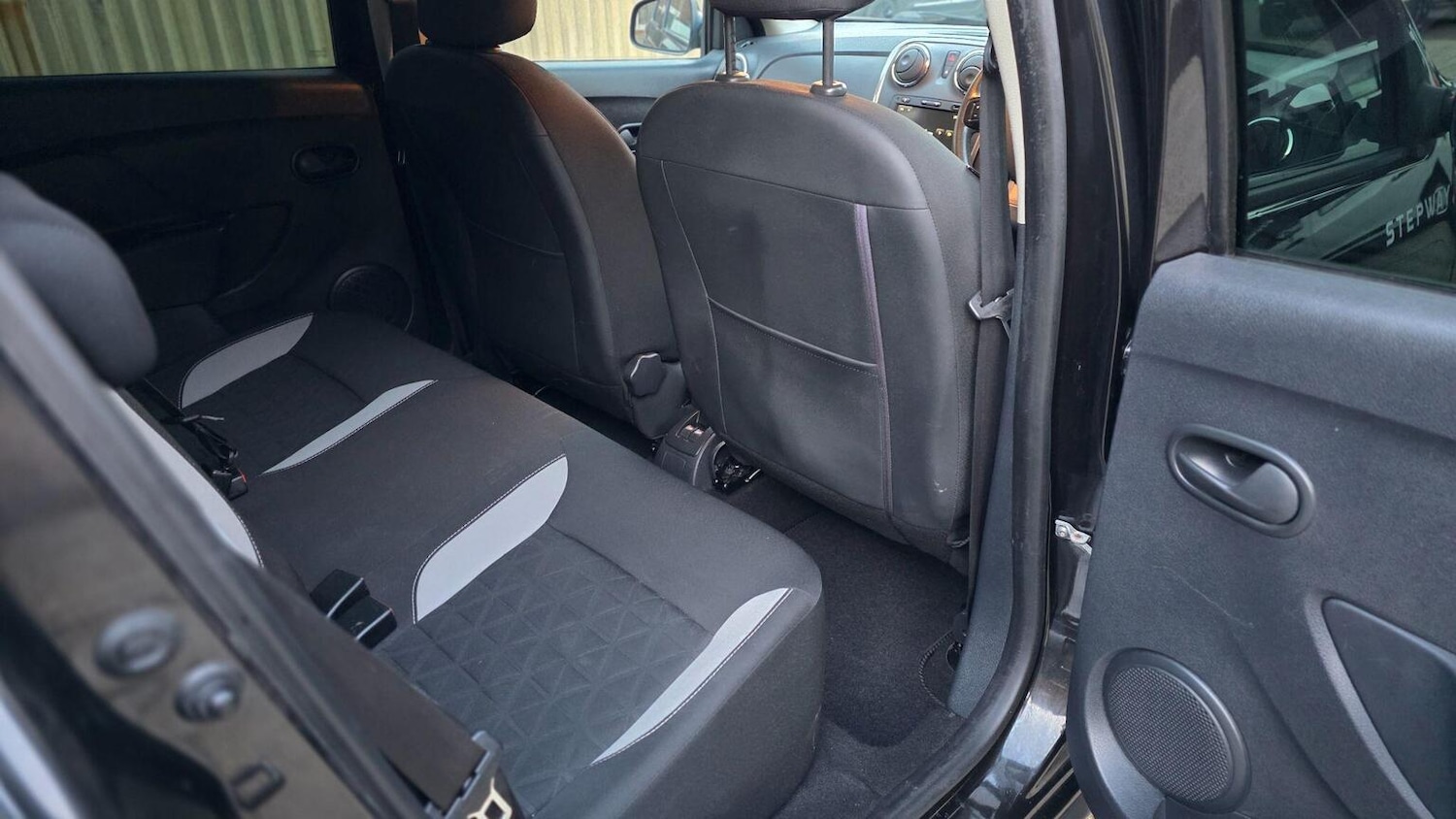 Used Dacia Sandero Stepway 2014 for sale - 77636926: Photo 18