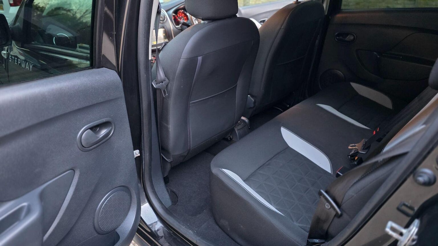 Used Dacia Sandero Stepway 2014 for sale - 77636926: Photo 30