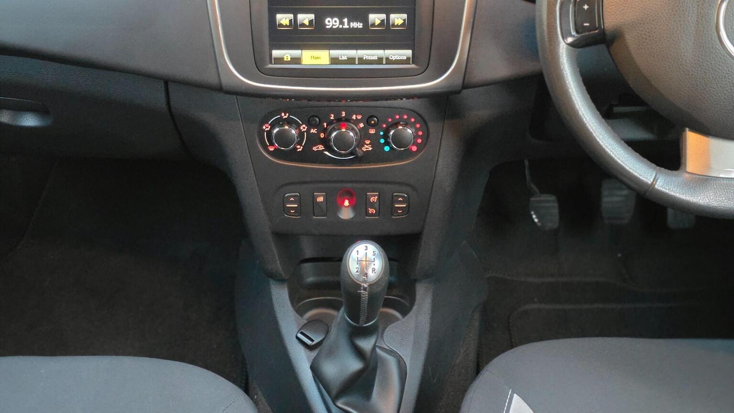 Used Dacia Sandero Stepway 2014 for sale - 77636926: Photo 35