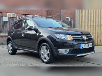 Used Dacia Sandero Stepway 2014 for sale - 77636926: Photo
