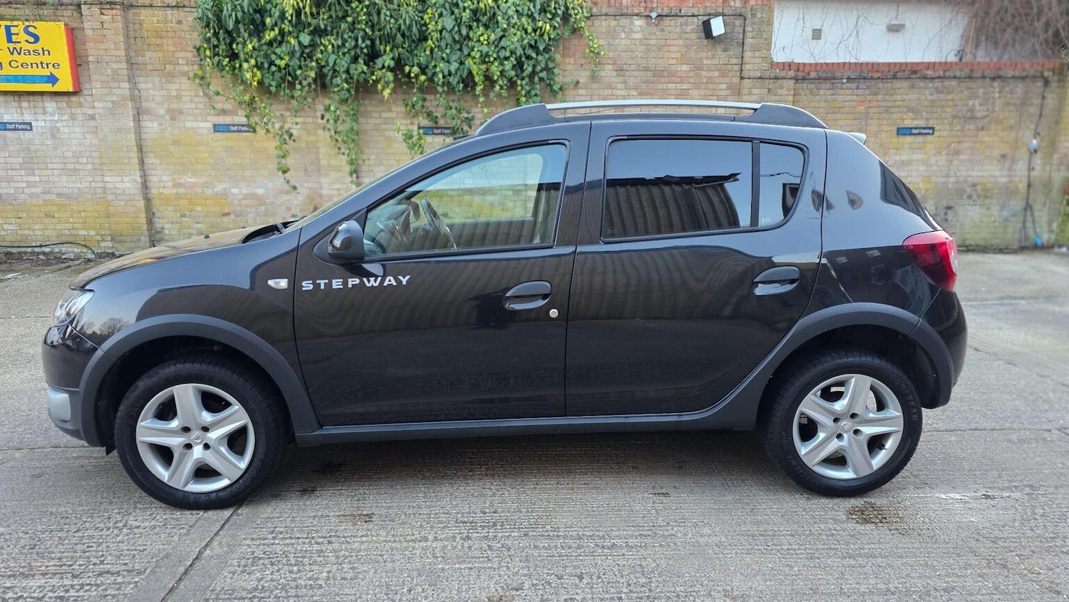Used Dacia Sandero Stepway 2014 for sale - 77636926: Photo 9