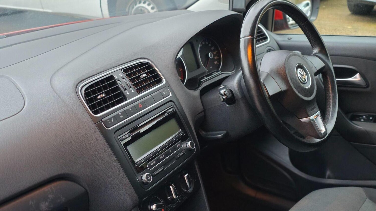 Used Volkswagen Polo 2010 for sale - 77516076: Photo 17