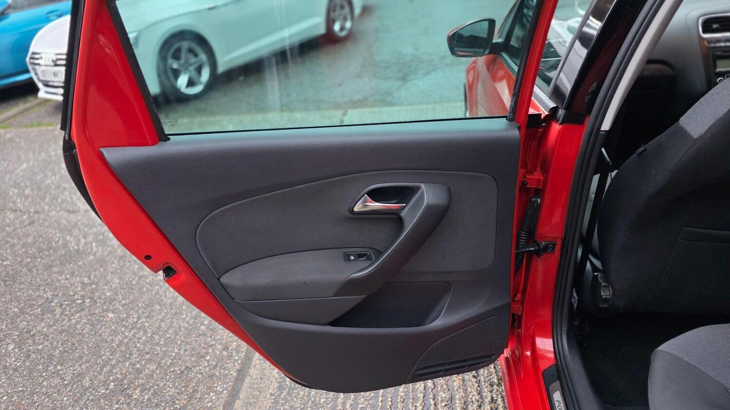 Used Volkswagen Polo 2010 for sale - 77516076: Photo 25