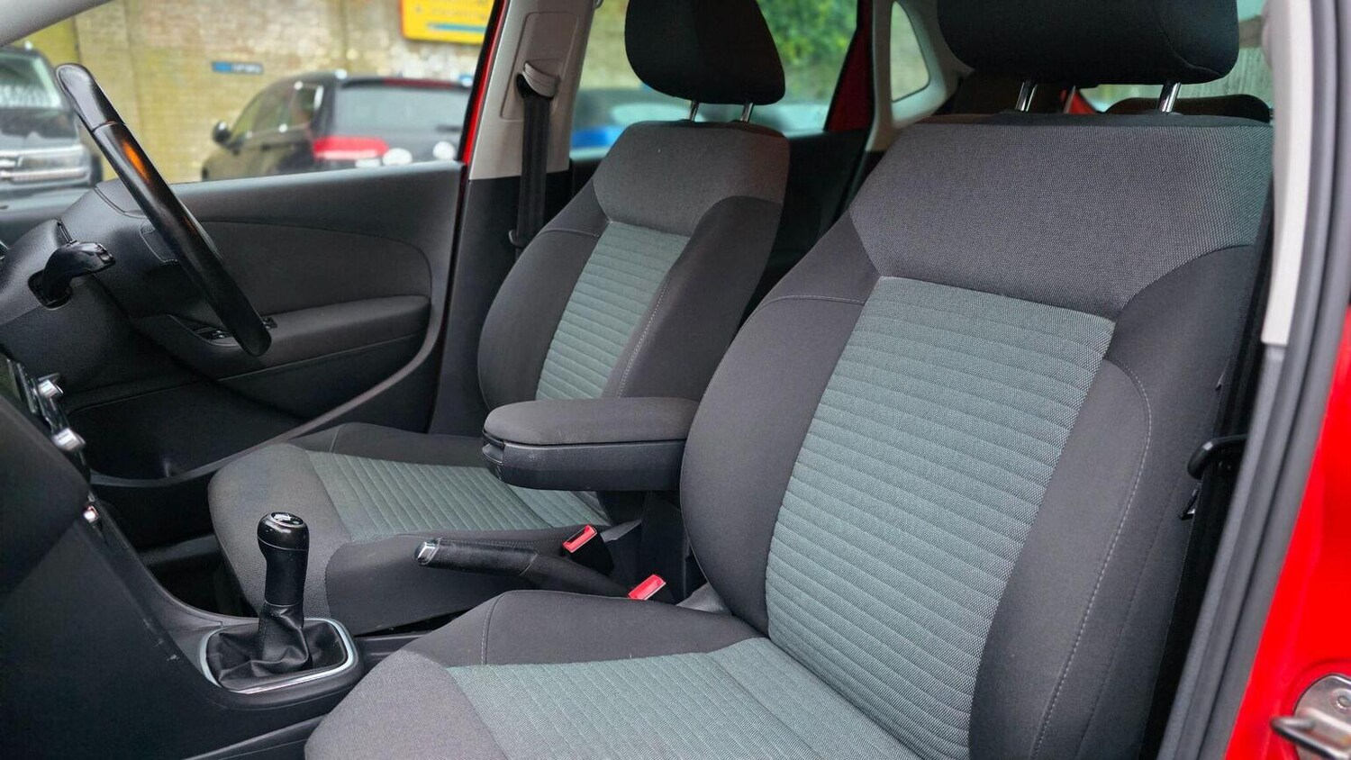 Used Volkswagen Polo 2010 for sale - 77516076: Photo 27