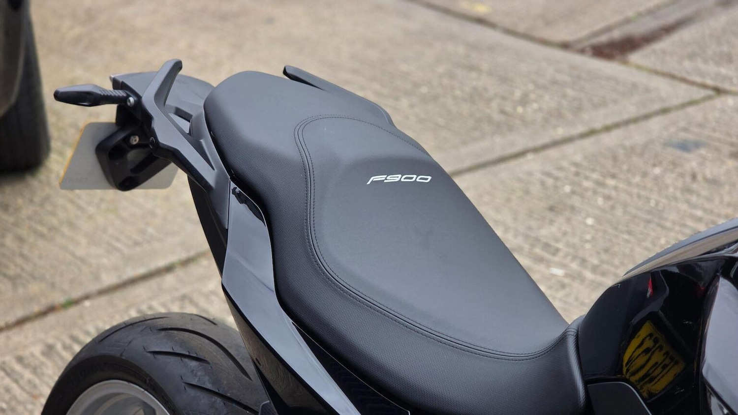 BMW F 900 R