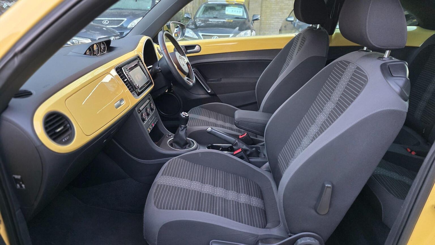 Used Volkswagen Beetle 2015 for sale - 77968665: Photo 12