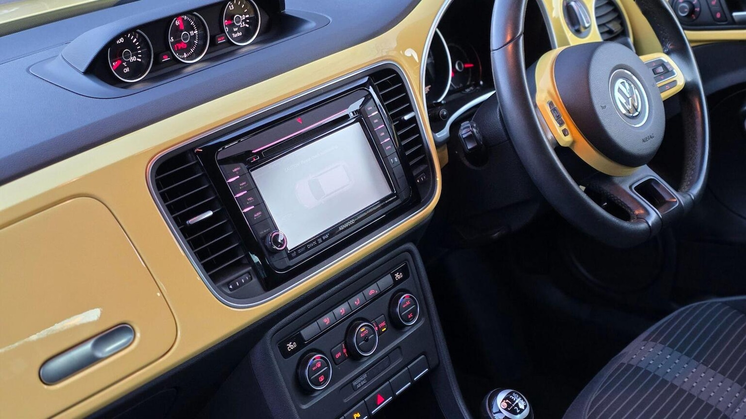 Used Volkswagen Beetle 2015 for sale - 77968665: Photo 14