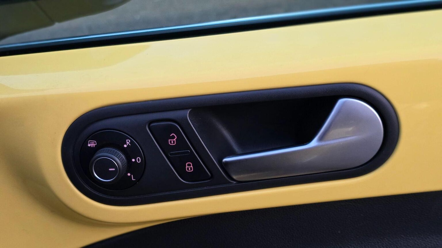 Used Volkswagen Beetle 2015 for sale - 77968665: Photo 21