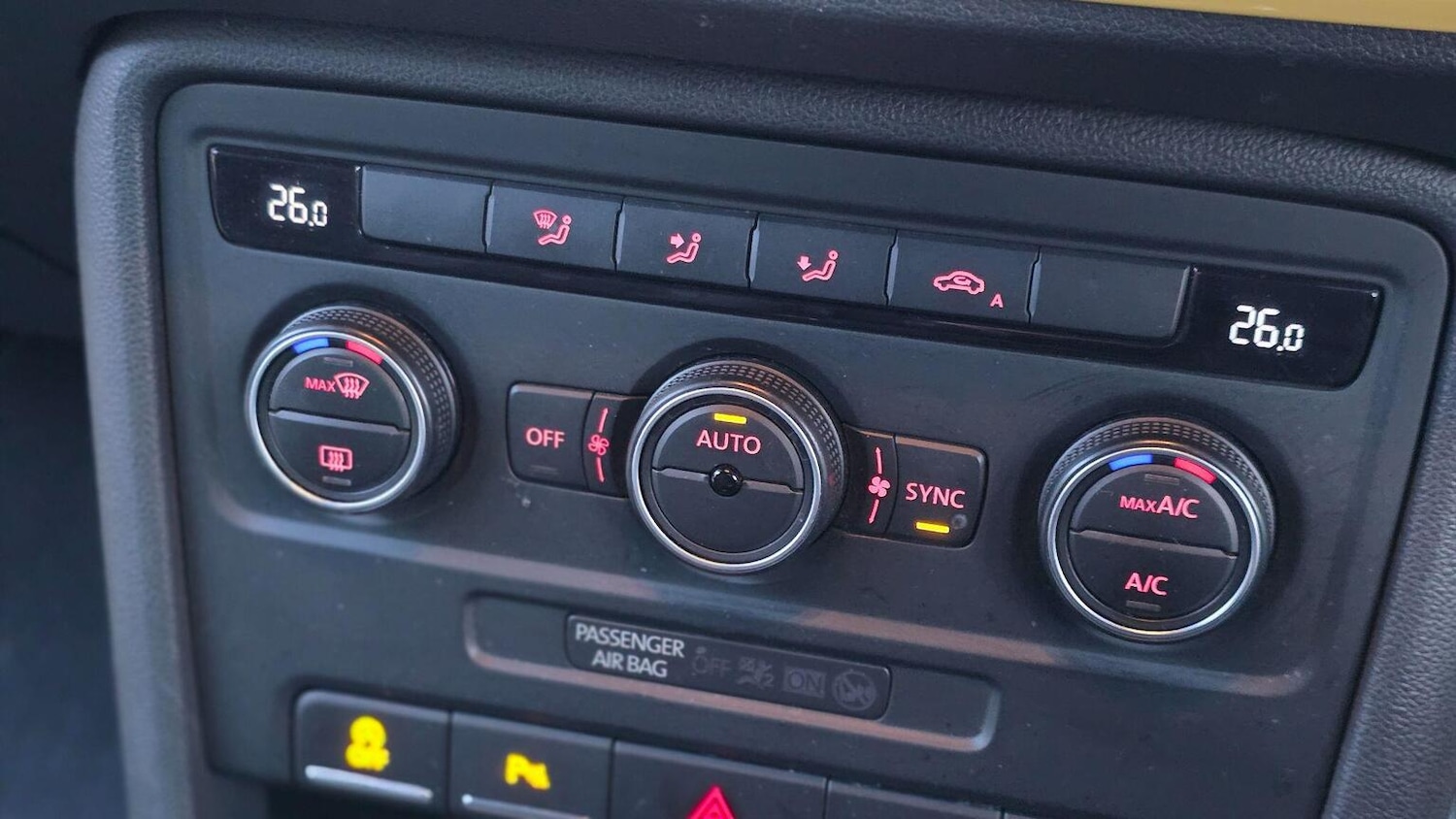 Used Volkswagen Beetle 2015 for sale - 77968665: Photo 24