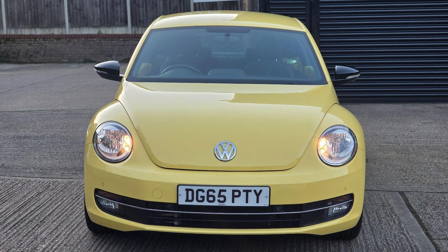 Used Volkswagen Beetle 2015 for sale - 77968665: Photo 3