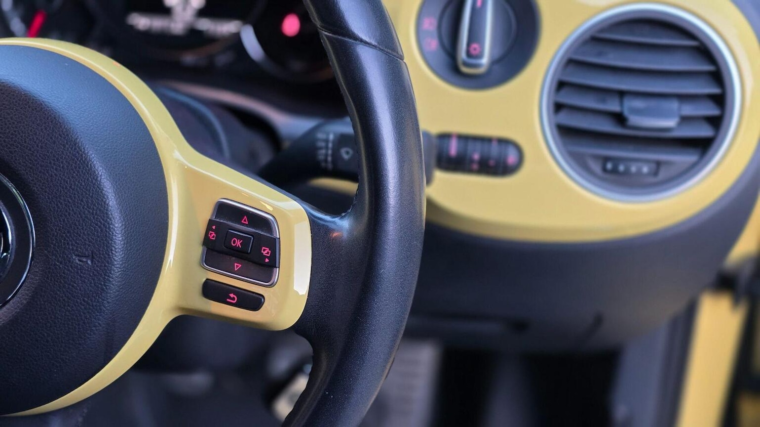 Used Volkswagen Beetle 2015 for sale - 77968665: Photo 34