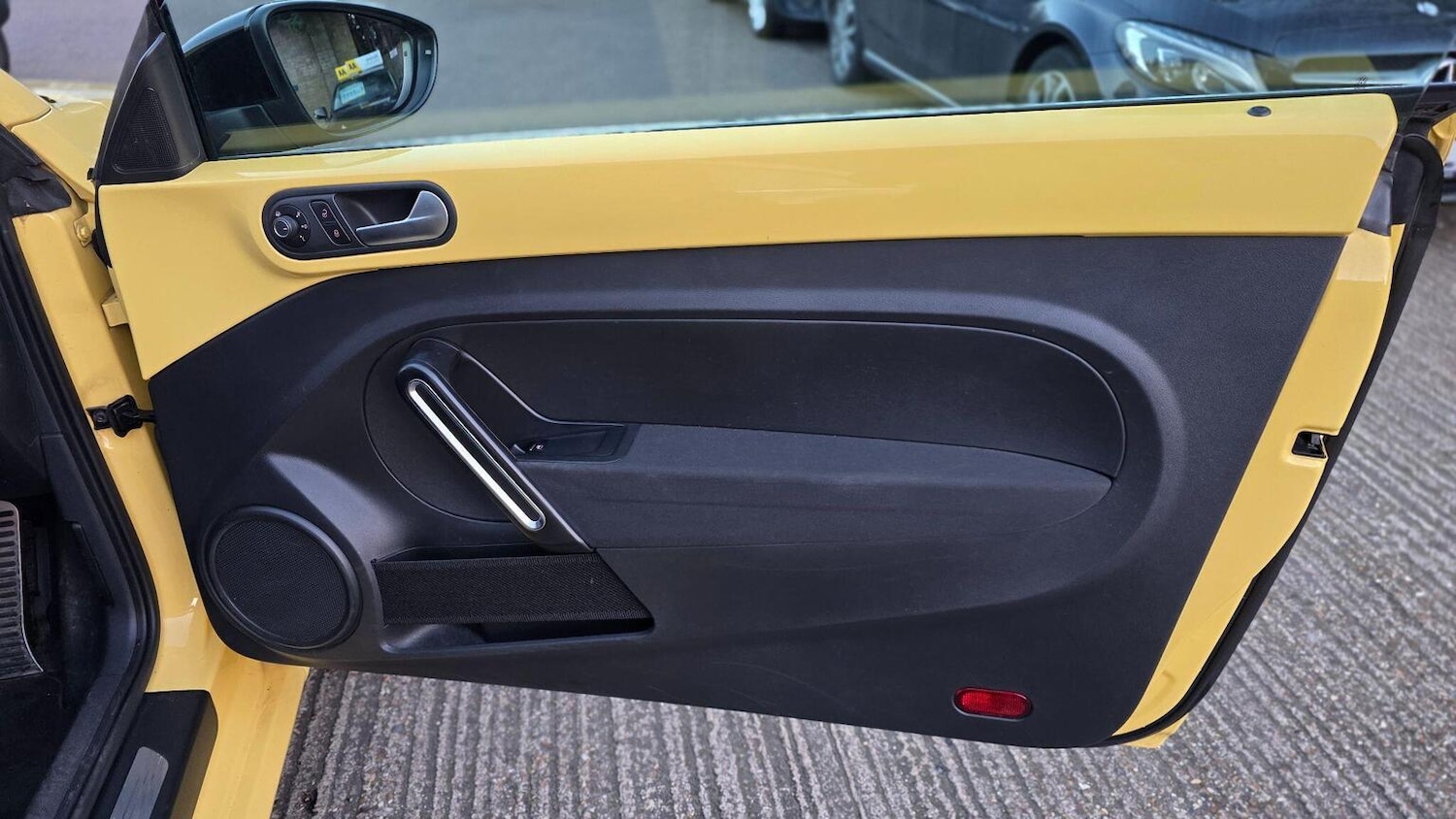 Used Volkswagen Beetle 2015 for sale - 77968665: Photo 39