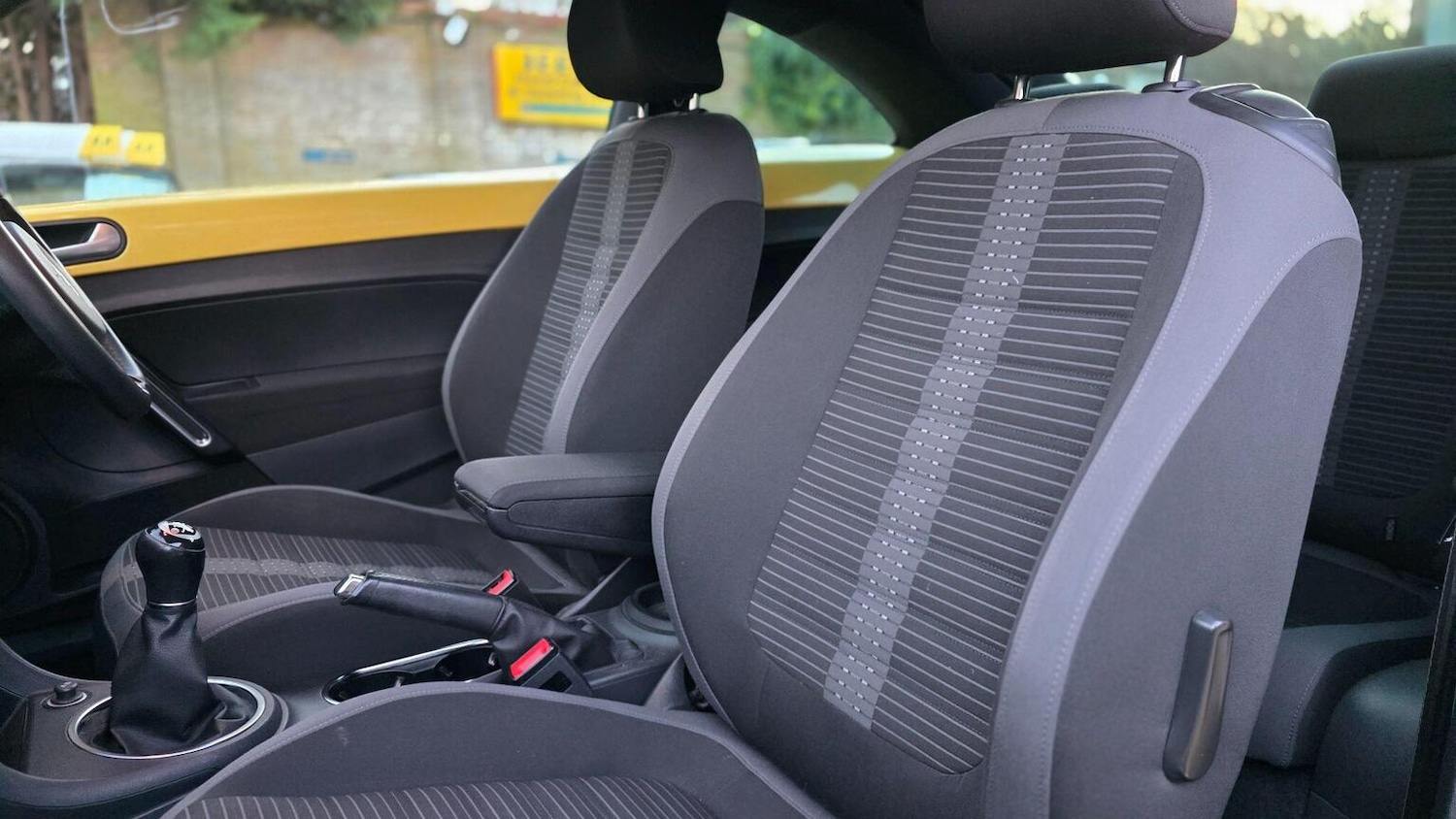 Used Volkswagen Beetle 2015 for sale - 77968665: Photo 42