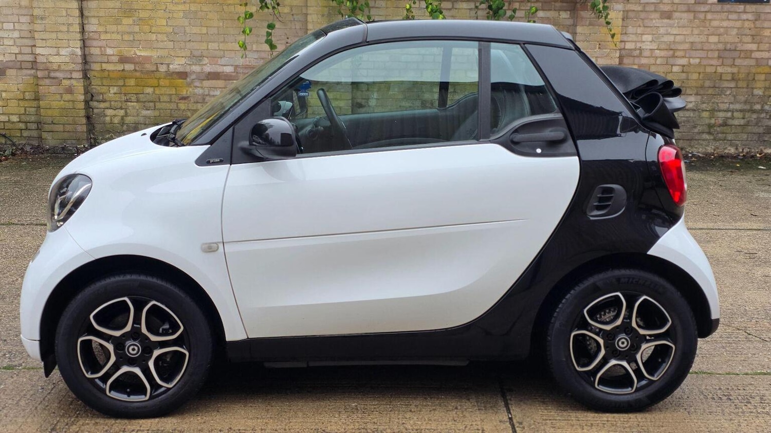Used smart fortwo 2016 for sale - 76611398: Photo 10