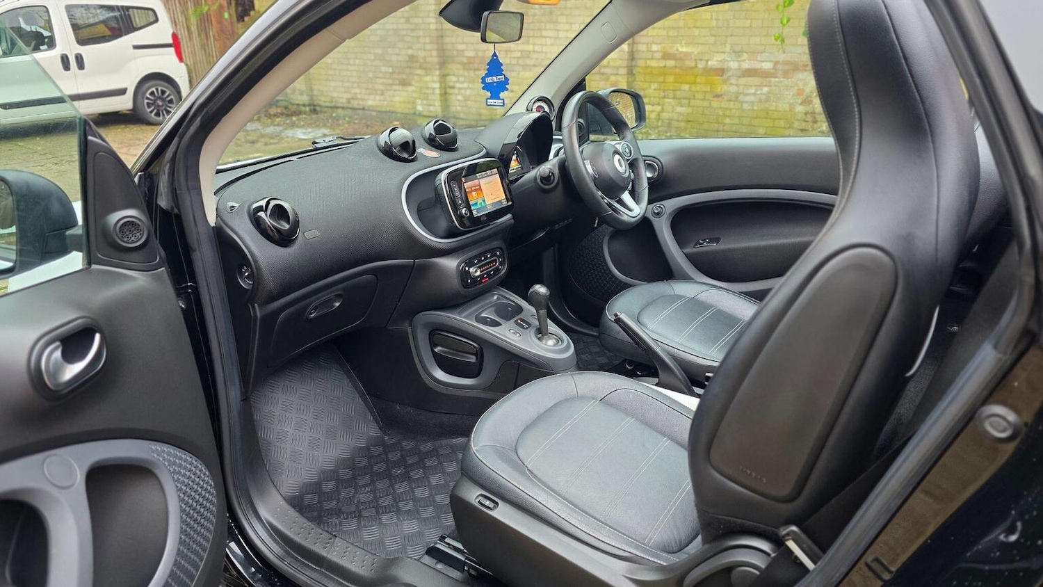 Used smart fortwo 2016 for sale - 76611398: Photo 12