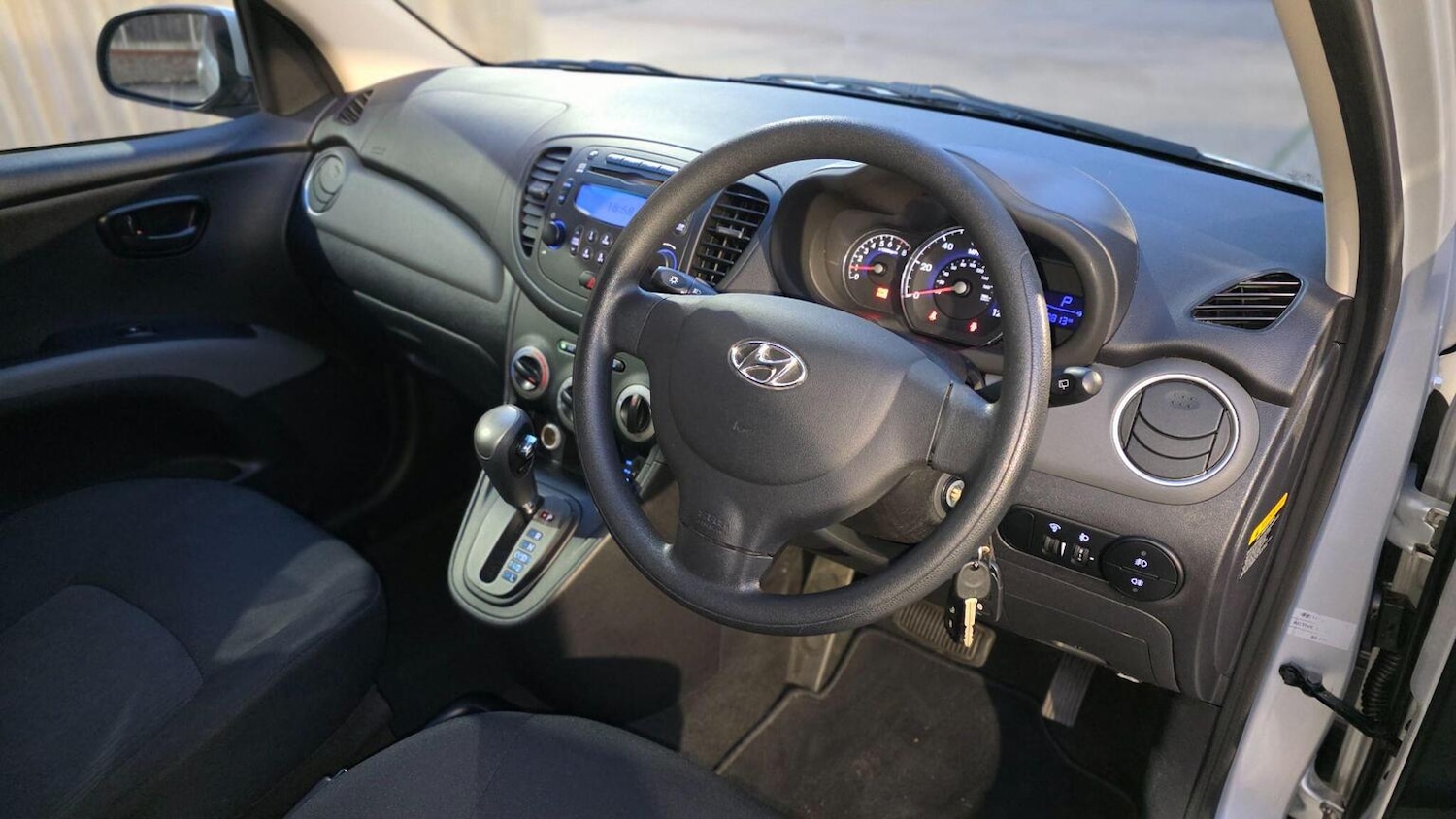 Used Hyundai i10 2013 for sale - 77240295: Photo 12