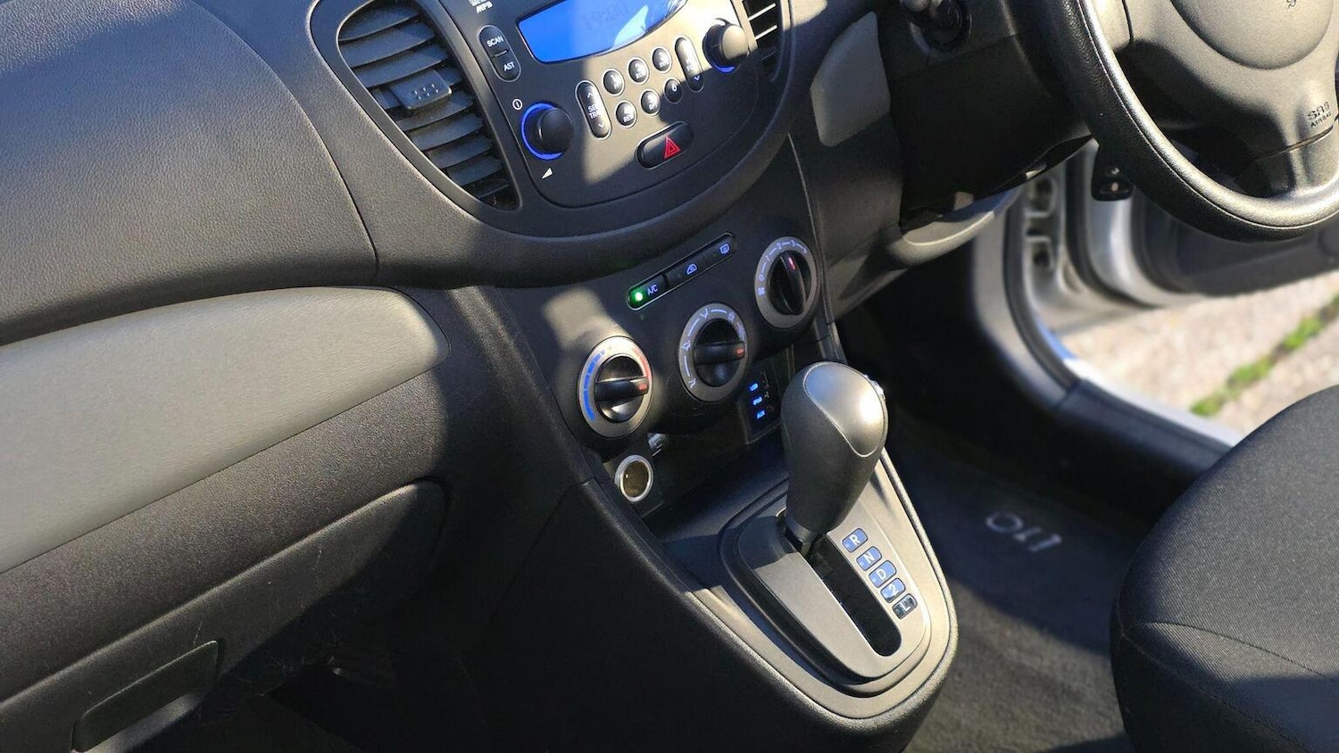 Used Hyundai i10 2013 for sale - 77240295: Photo 24