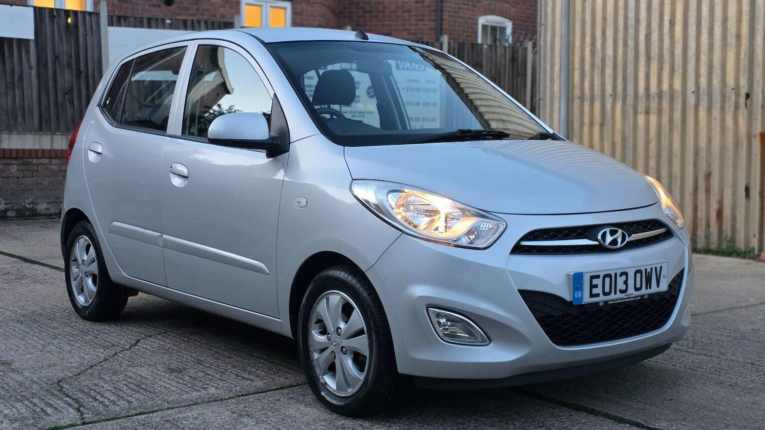 Used Hyundai i10 2013 for sale - 77240295: Photo 4