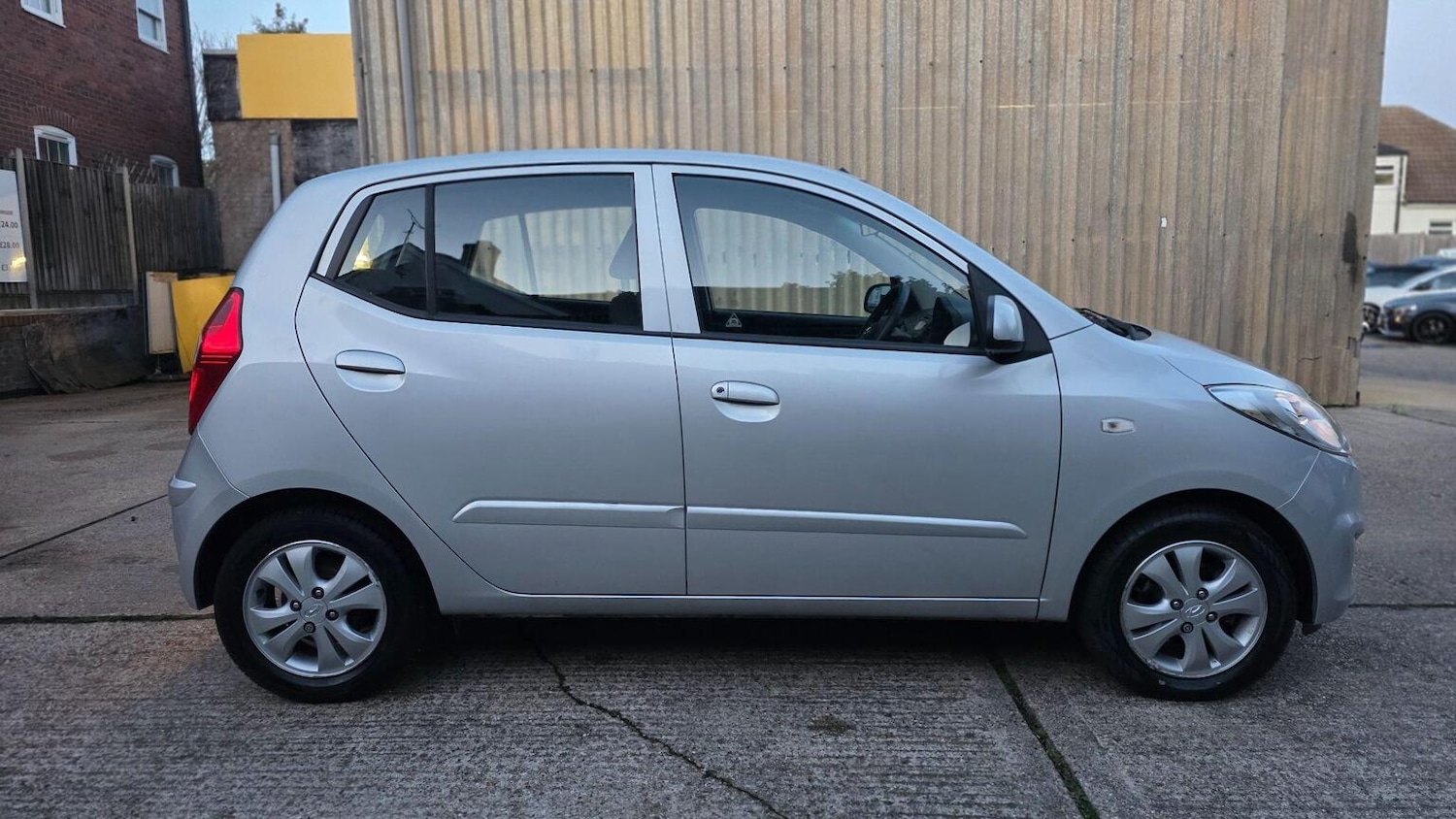 Used Hyundai i10 2013 for sale - 77240295: Photo 5