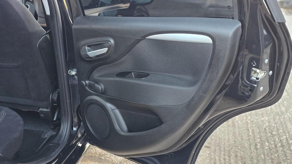 Used Fiat Punto 2015 for sale - 75664305: Photo 40