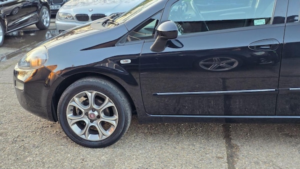 Used Fiat Punto 2015 for sale - 75664305: Photo 42