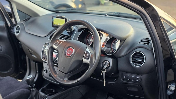 Used Fiat Punto 2015 for sale - 75664305: Photo 60