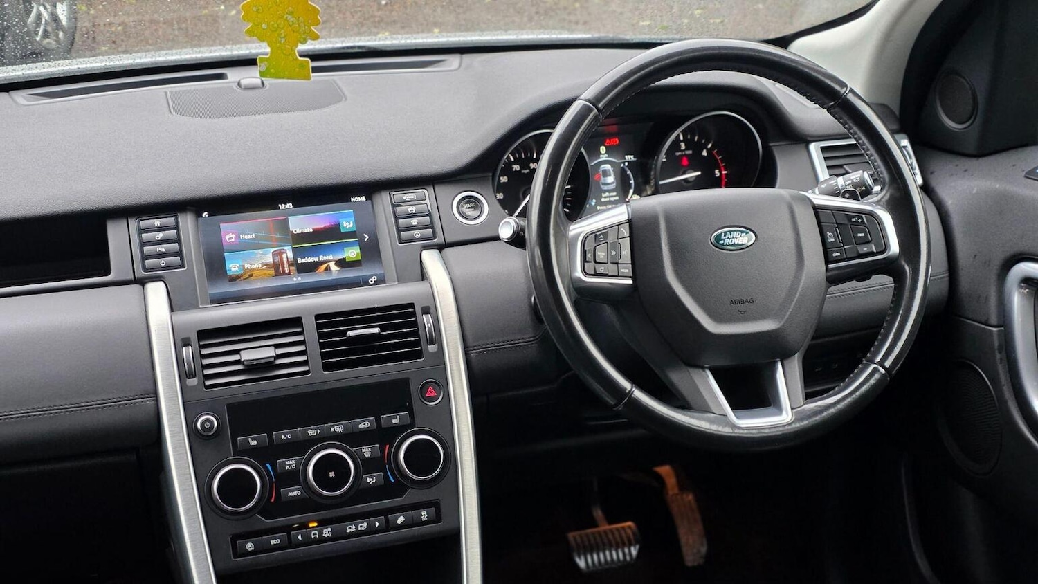 Used Land Rover Discovery Sport 2017 for sale - 77701063: Photo 32