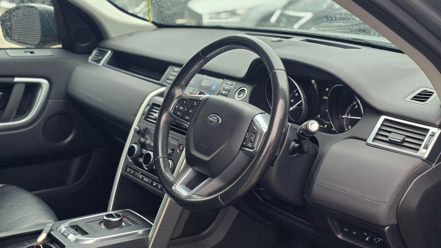 Used Land Rover Discovery Sport 2017 for sale - 77701063: Photo 41