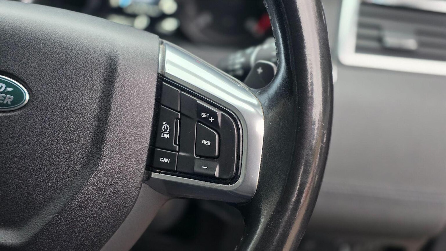 Used Land Rover Discovery Sport 2017 for sale - 77701063: Photo 42