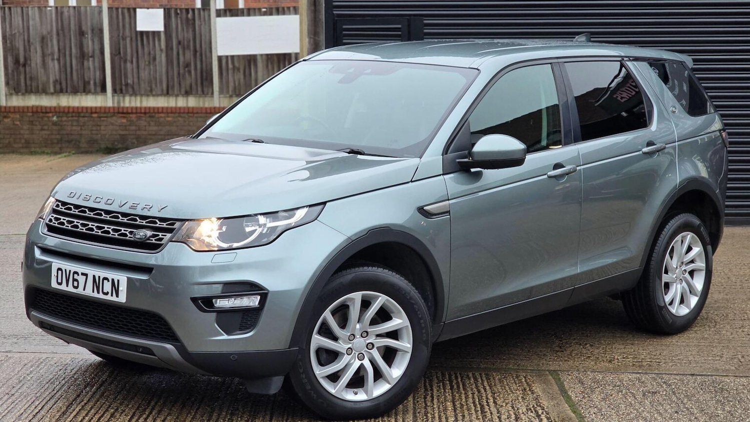 Used Land Rover Discovery Sport 2017 for sale - 77701063: Photo 74